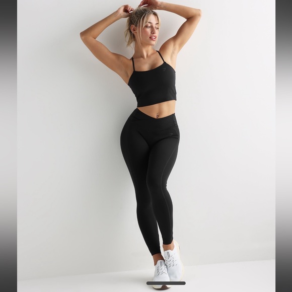 Gymshark black crossover leggings - Picture 4 of 7